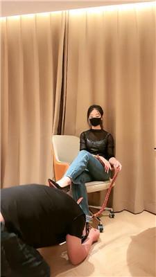 【小雅老师】跪求圣水/踩踏鞭打/揪耳朵 bf45740
