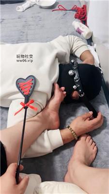 【恩恩女神】舔酸奶玉足/赏赐狗舌舔圣水 JS241130-6