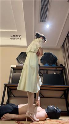 【诗诗】高跟肉丝美腿跳踩 bf48450