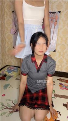 【饭饭】赏赐小三母狗吃白袜 bf56102