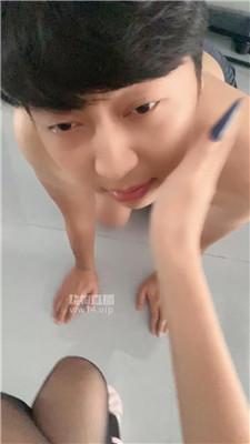 【甜甜】黑丝美腿踩虐地毯奴 JS250924-2