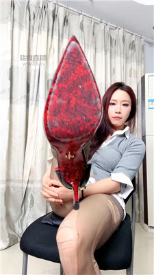 【妍妍】红底高跟破洞黑丝臀炸    260504-15