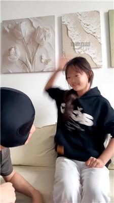 【素人饮水机】学生主-脏鞋白袜玩奴 JS260509-27