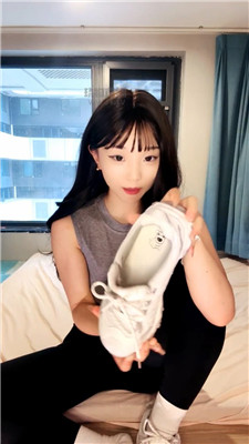 【依静】白袜裸足美臀马桶视角    260519-18