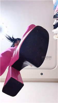 【兔粉粉】胯下臀下诱惑仙气    260613-15