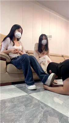 【CN足彩馆】素人姐妹周末玩狗 JS260615-12