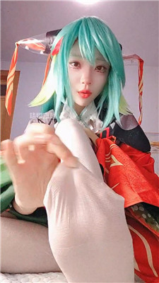 【美少女战士】cos少司缘踹死贱狗    260702-23