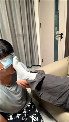 【小林】原味白袜大学生脚踩小狗 JS260715-24