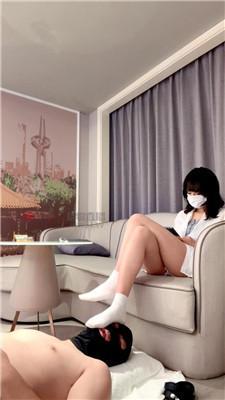 【Siu姐姐】白棉袜脚无意识踩脚垫 JS260720-57