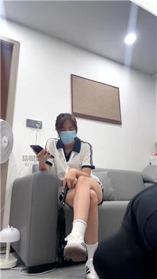 【小婷】脏鞋白袜玩继父 JS260723-13