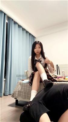 【小歆sama】白袜羞辱-踩踏喂食 JS260725-73