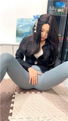 【橙宝】快来看白袜母狗发骚    JS260915-38
